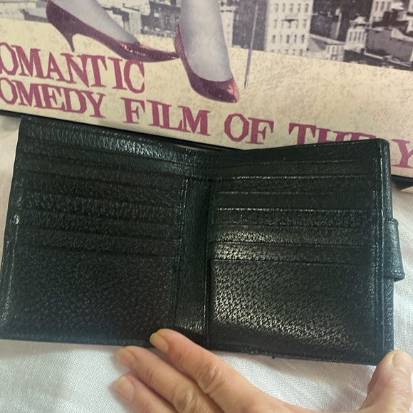 Gucci black compact 🌹leather wallet Great used Condition - Picture 10 of 12